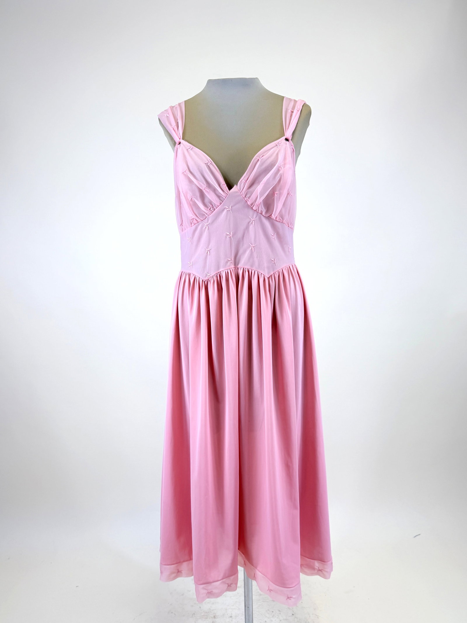 EMBROIDERED PINK NEGLIGEE, 1960s: B 38", W 29", good condition, see photos