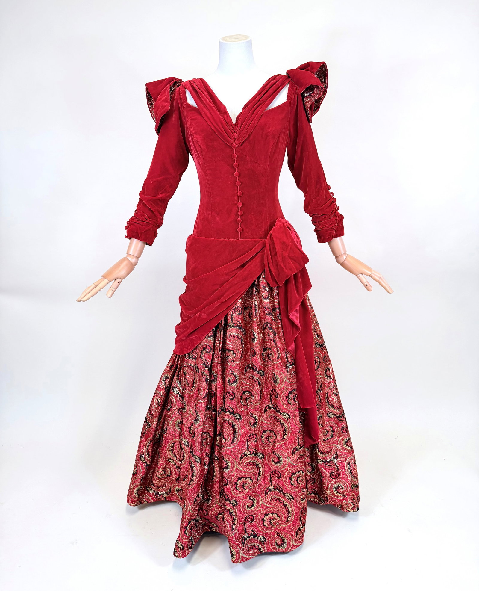 SANDER WITLIN LAME' PAISLEY & VELVET GOWN, LATE 1980s-EARLY 1990s: Boned bodice & some couture detailing, B 34", W 26", waist swag loose, crushing, good condition, see photos