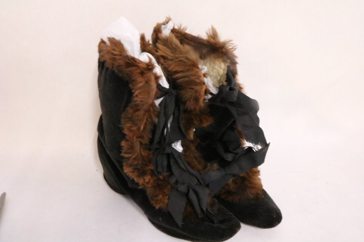 Victorian Carriage Boots, Velvet and Fur: tie up boots, quilted lining, large size, measures approx. 11 inches from heel to toe, nice condition