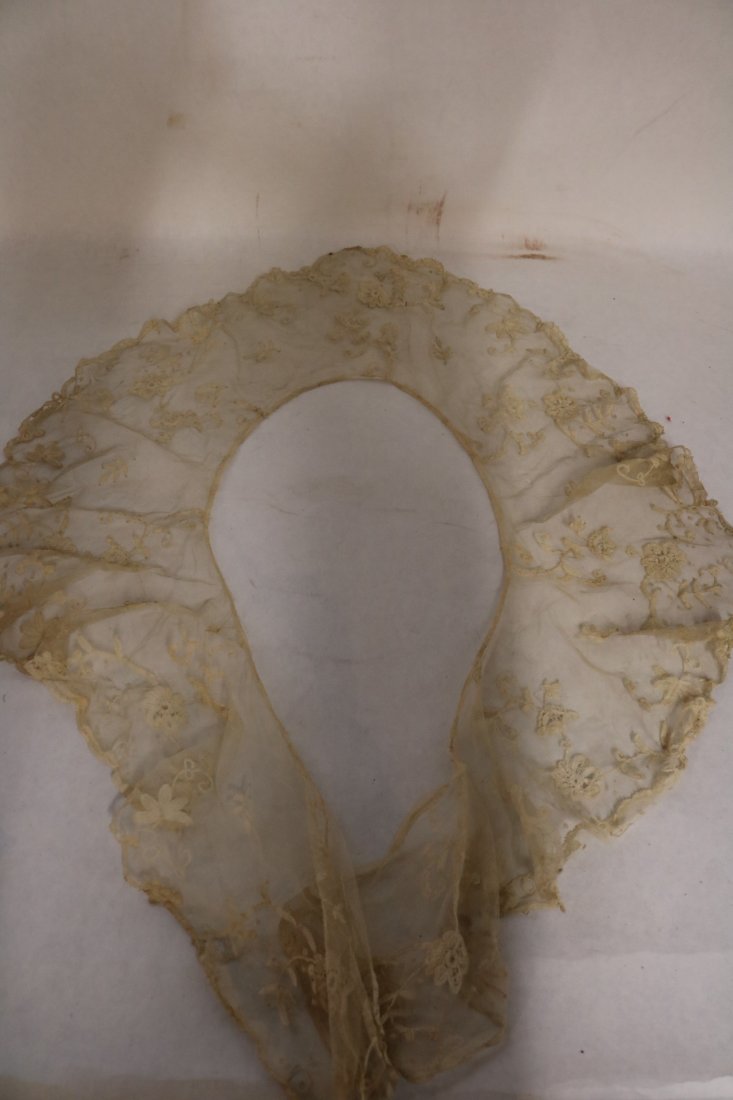 Antique Lace Shawl Collar, 6 1/2 inches wide by 54 (1 of 4)