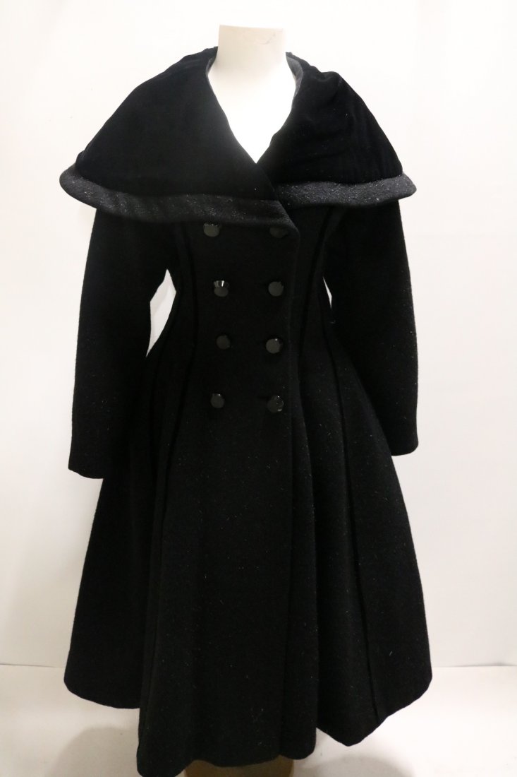 1950's Lilli Ann Wool and Velvet Circle Skirt Coat: an Original from Lilli Ann San Francisco, stunning coat fully lined, velvet Shawl Collar, fitted Bodice, full skirt, side slit pockets, approx. 40 bust, 30 waist