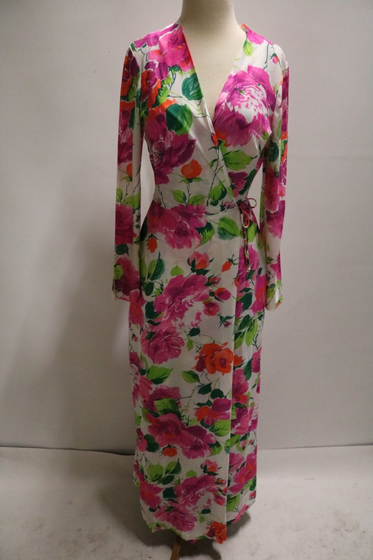 1970's Family Fashions by Avon, Ladies Negligee set (1 of 9)