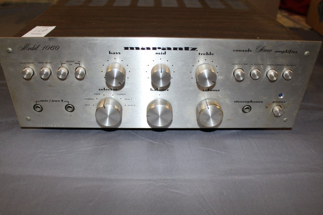 Marantz Model 1060 Console Stereo Amplifier: Marantz Model 1060 Console Stereo Amplifier