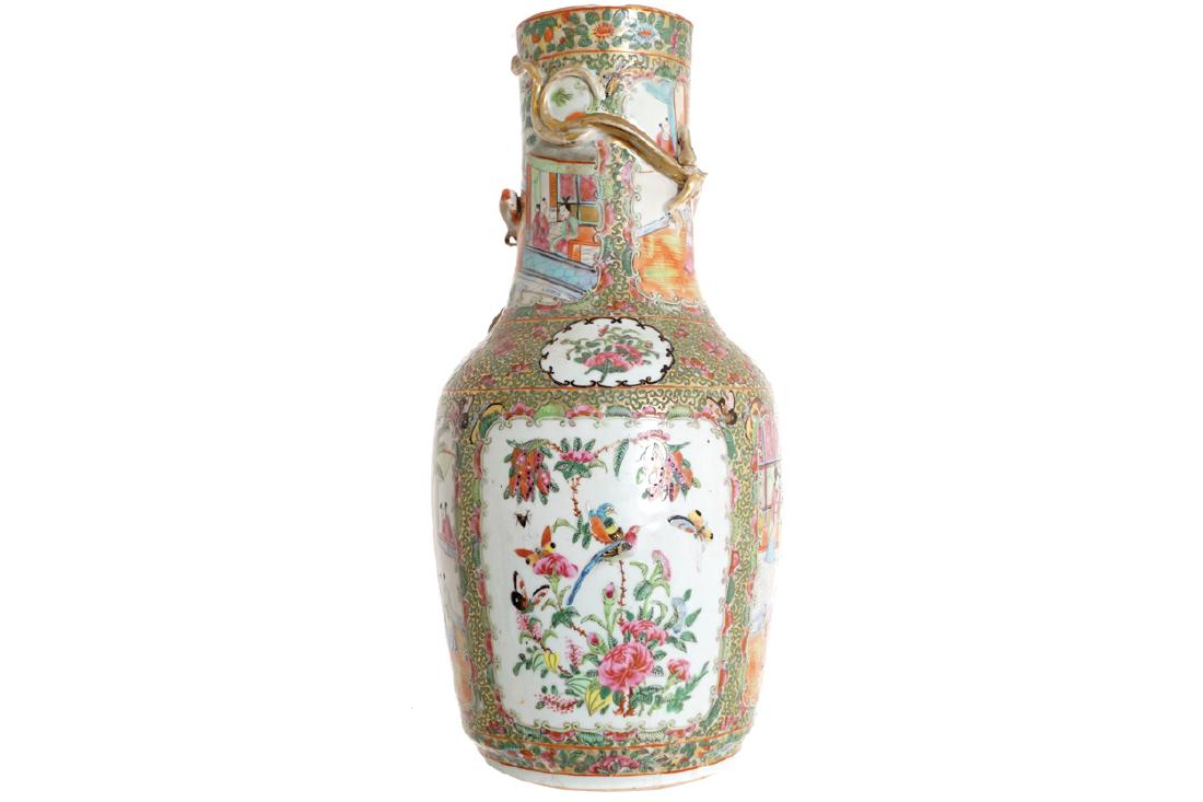 NINETEENTH-CENTURY CHINESE FAMILLE ROSE VASE (1 of 1)