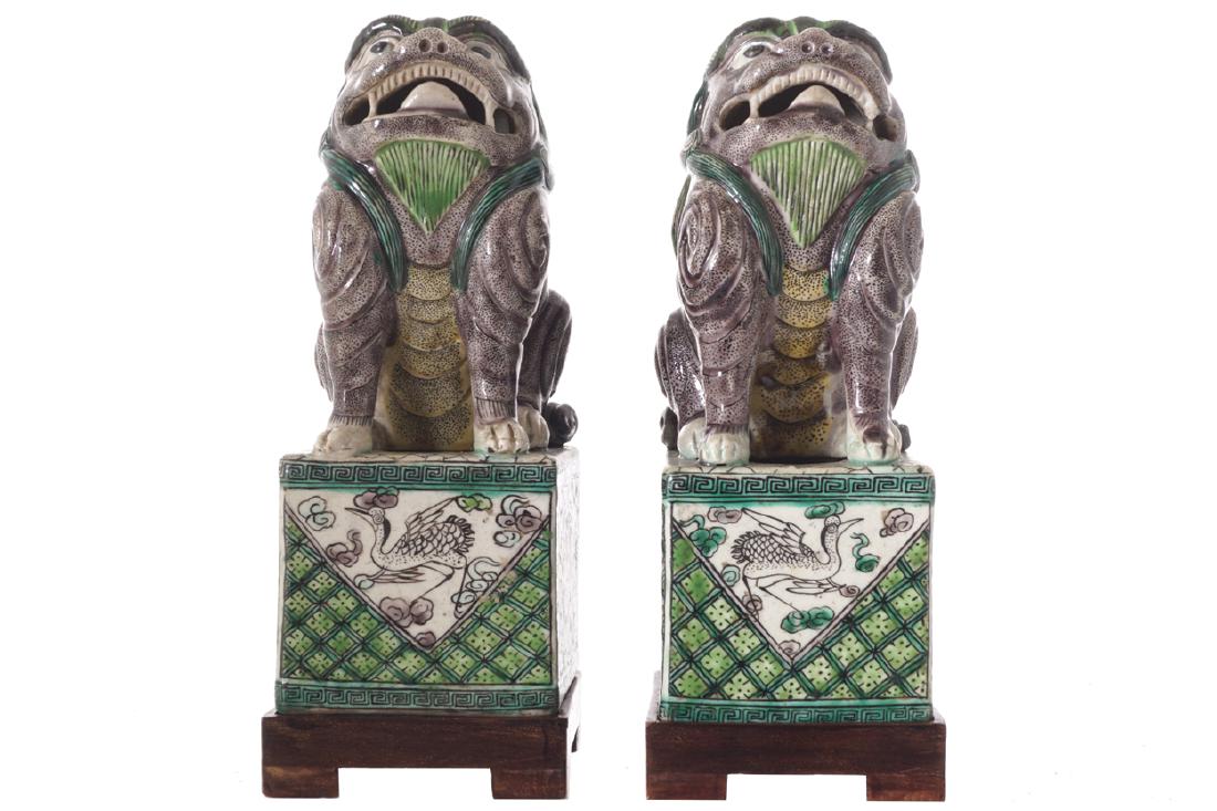 PAIR OF CHINESE FAMILLE VERTE FO DOGS (1 of 9)