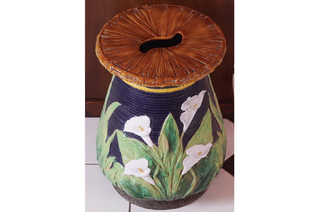 NINETEENTH-CENTURY MAJOLICA DELPH JARDINIERE STAND (1 of 1)