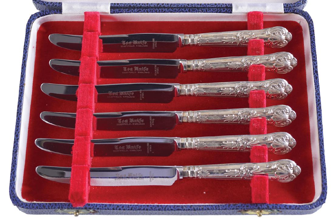 SET OF SIX CASED SILVER TEA KNIVES: SET OF SIX CASED SILVER TEA KNIVES