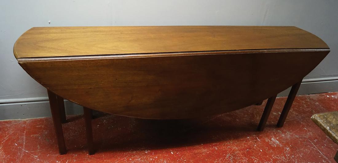 LARGE IRISH MAHOGANY HUNT TABLE (1 of 2)