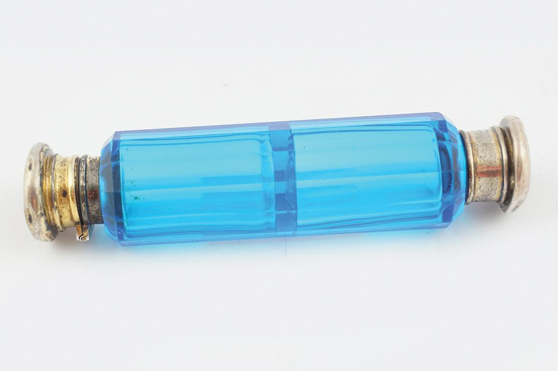 BLUE GLASS & ORMOLU DOUBLE END SCENT BOTTLE: 19th-century 13.5 cm. high