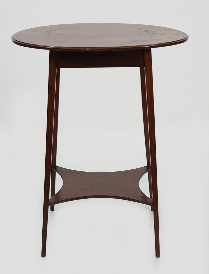 EDWARDIAN MAHOGANY AND FRUITWOOD BANDED TABLE: the oval shaped top, above a square frieze, raised on square tapered legs, joined by an undershelf 70 cm. high; 54 cm. wide; 37 cm. deep