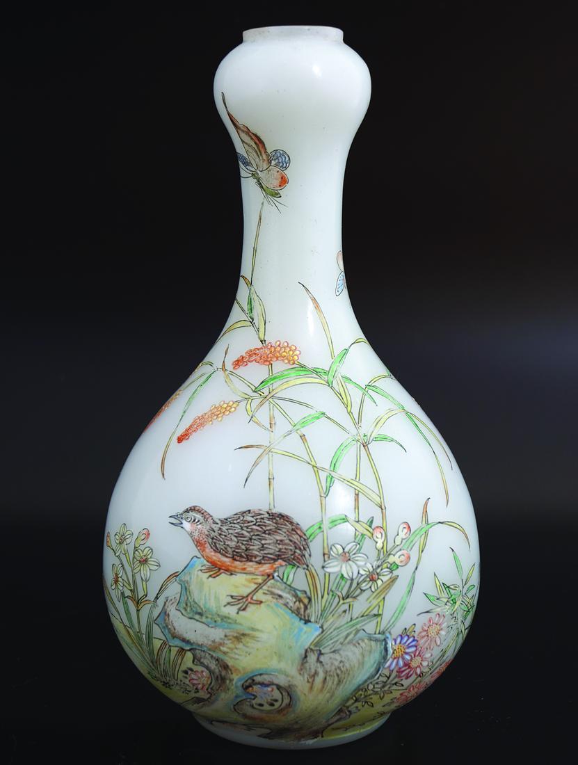 CHINESE QING PERIOD GLASS VASE (1 of 5)