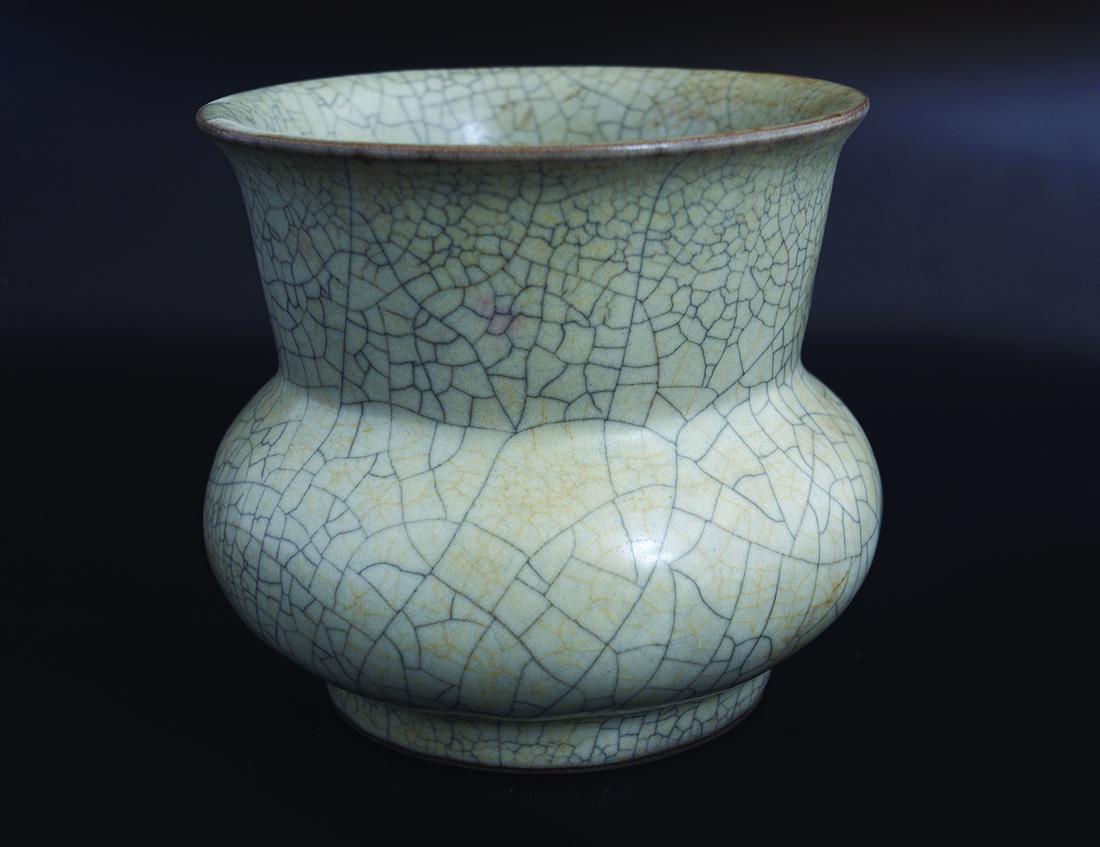 CHINESE CELADON CRACKLE-GLAZED JAR (1 of 4)