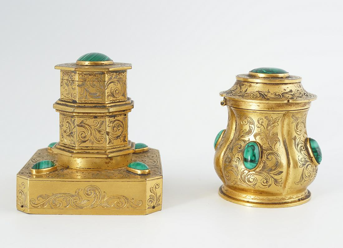 19TH-CENTURY GILT BRONZE AND MALACHITE INKWELL: together with a pounce powder pot 7 cm. high