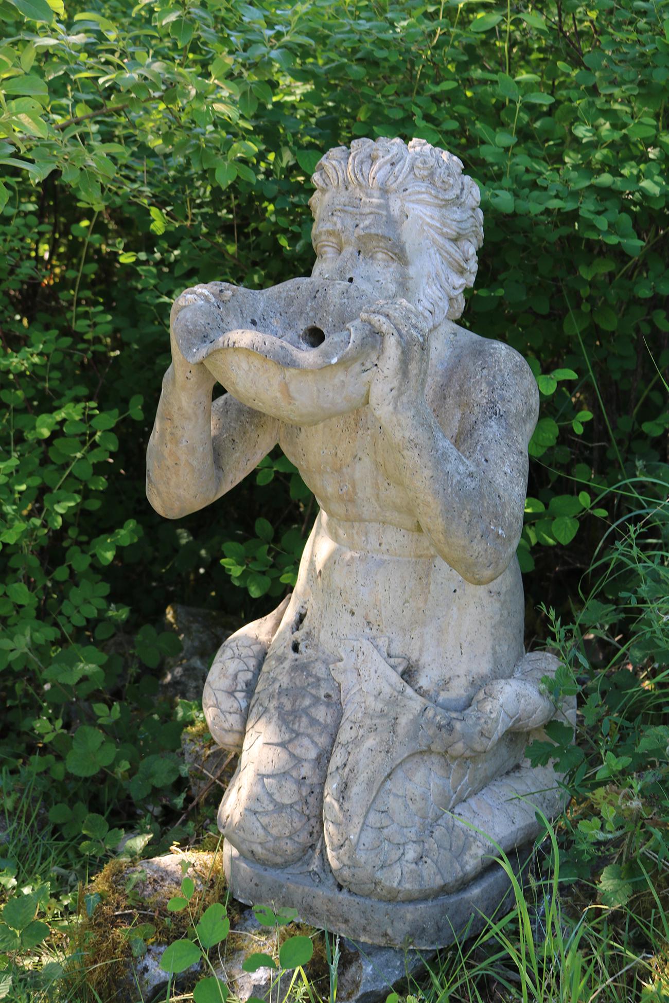 LARGE MARBLE FOUNTAIN HEAD (1 of 3)