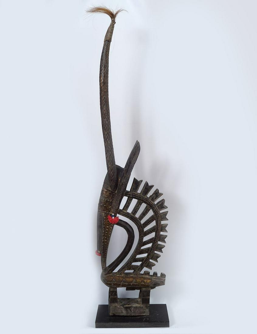 PAIR OF EARLY AFRICAN HARDWOOD SCULPTURES (1 of 4)