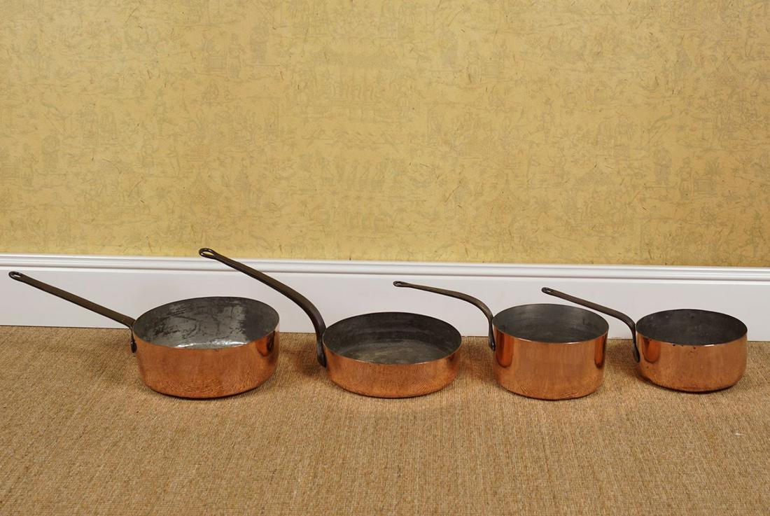 4 LARGE GEORGIAN COPPER SAUCEPANS (1 of 5)