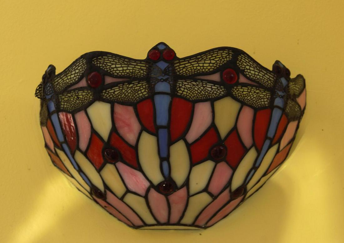 TIFFANY STYLE GLASS SHADE (1 of 3)