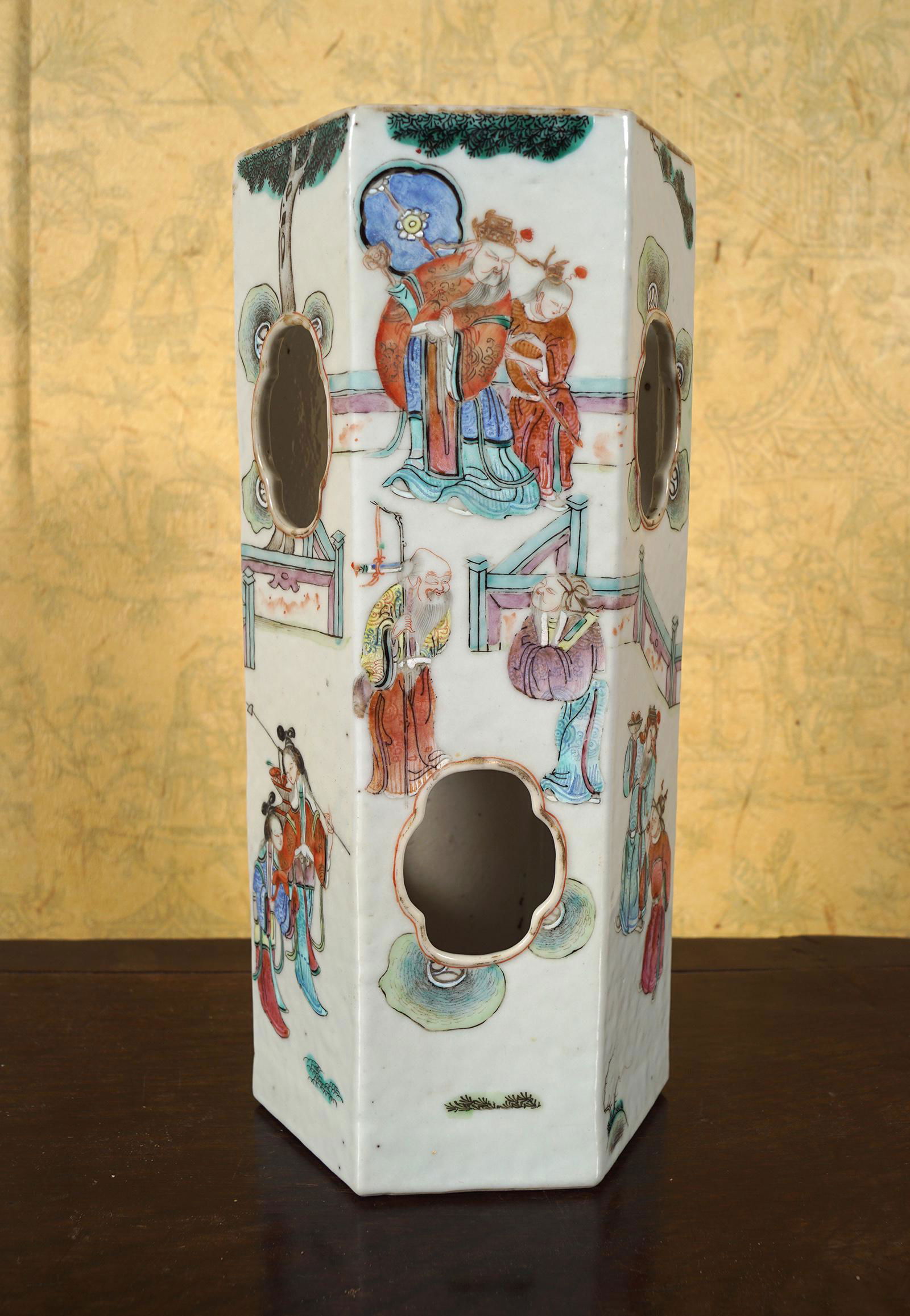 CHINESE QING POLYCHROME HAT STAND (1 of 8)