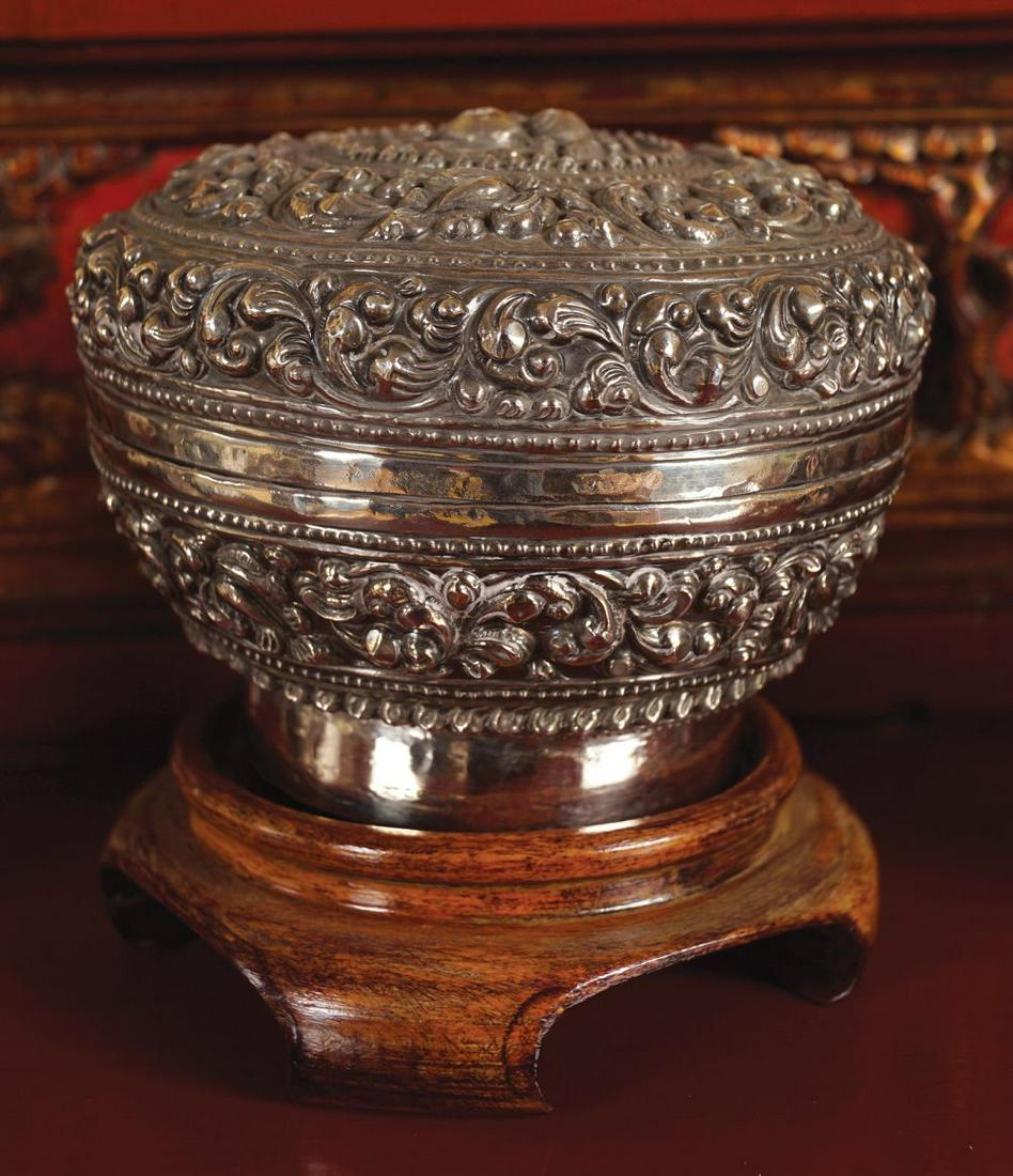 19TH-CENTURY SINO TIBETAN SILVER BOWL (1 of 2)