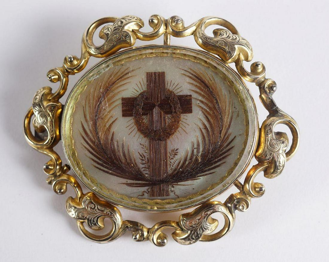 VICTORIAN MOURNING BROOCH (1 of 3)