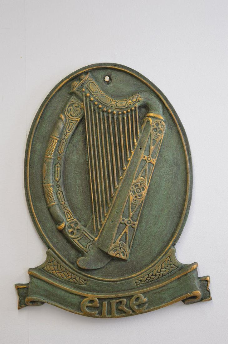 CAST IRON EIRE WALL MOUNTED PLAQUE (1 of 3)