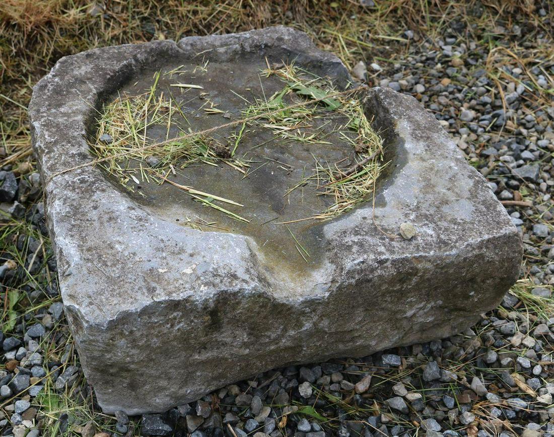 GEORGIAN STONE WATER TROUGH (1 of 2)