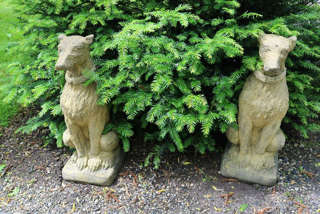 PAIR OF MOULDED STONE HUNTING DOGS (1 of 3)