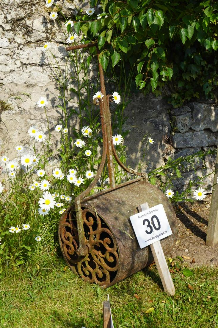 VICTORIAN CAST IRON FRAMED GARDEN ROLLER: with ornate handle. Approximate Time: 10:26 Lot No: 30 Category: Garden & Decorative Objects