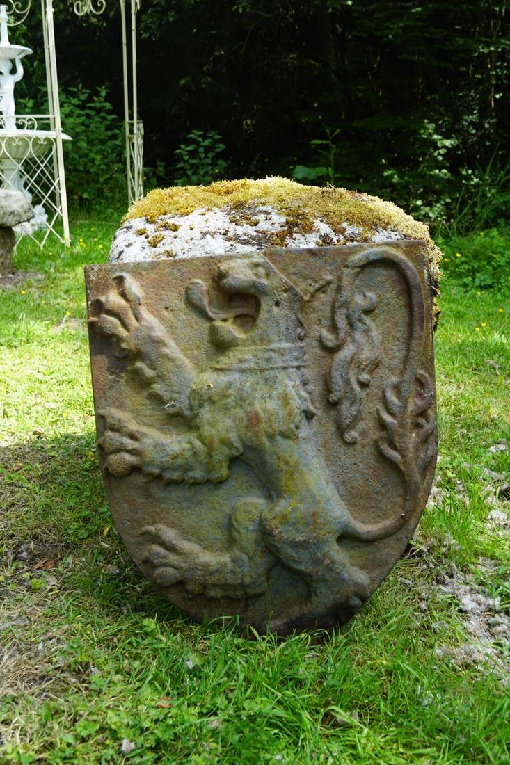 LATE 18TH-CENTURY CAST IRON ARMORIAL PLAQUE: depicting a lion passant. 65 cm. high; 55 cm. wide Approximate Time: 11:40 Lot No: 113 Category: Garden & Decorative Objects