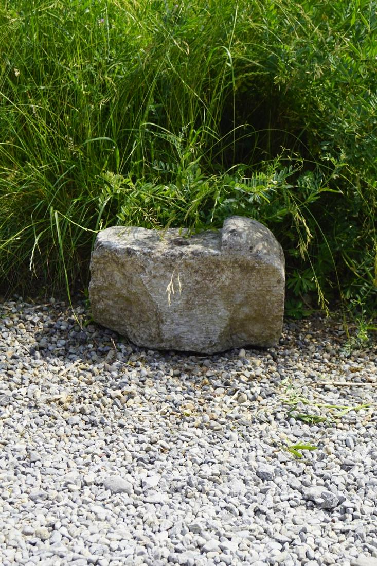 2 GEORGIAN CUT STONE GATE SUPPORTS: 2 Georgian cut stone gate supports Approx. 30 x 28 cm. Approximate Time: 12:12 Lot No: 148 Category: Garden & Decorative Objects