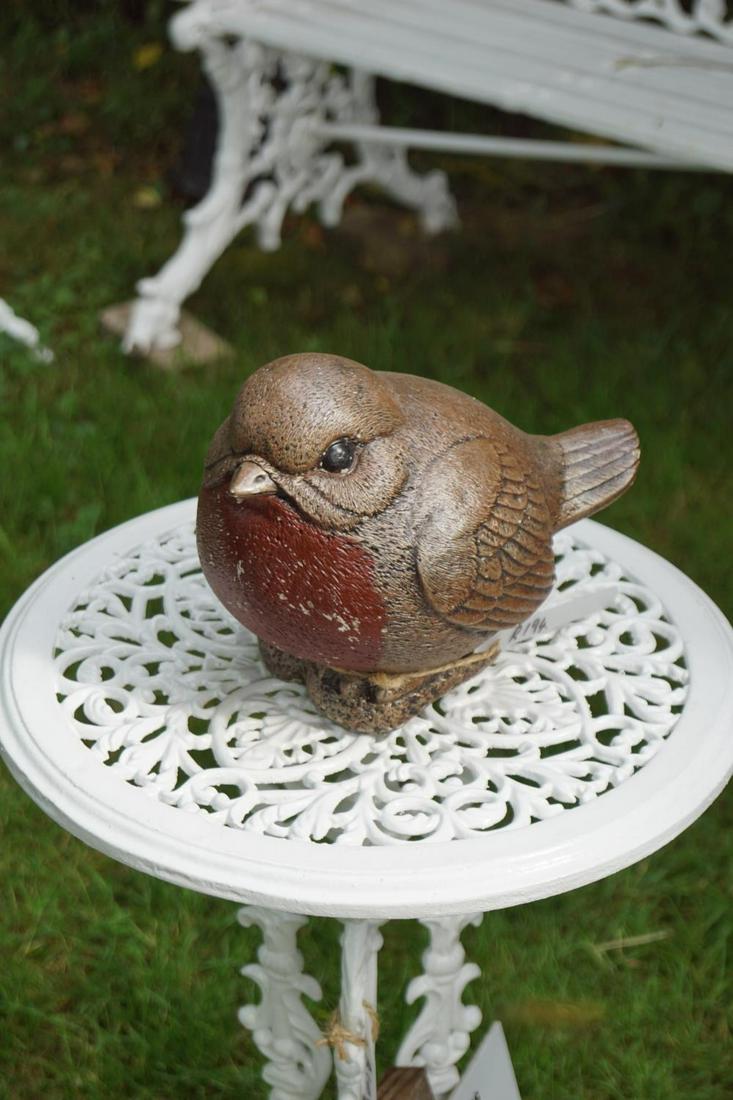 MOULDED STONE GARDEN ORNAMENT: Red breast robin. 16 cm. high; 25 cm. wide Approximate Time: 15:33 Lot No: 305 Category: Garden & Decorative Objects
