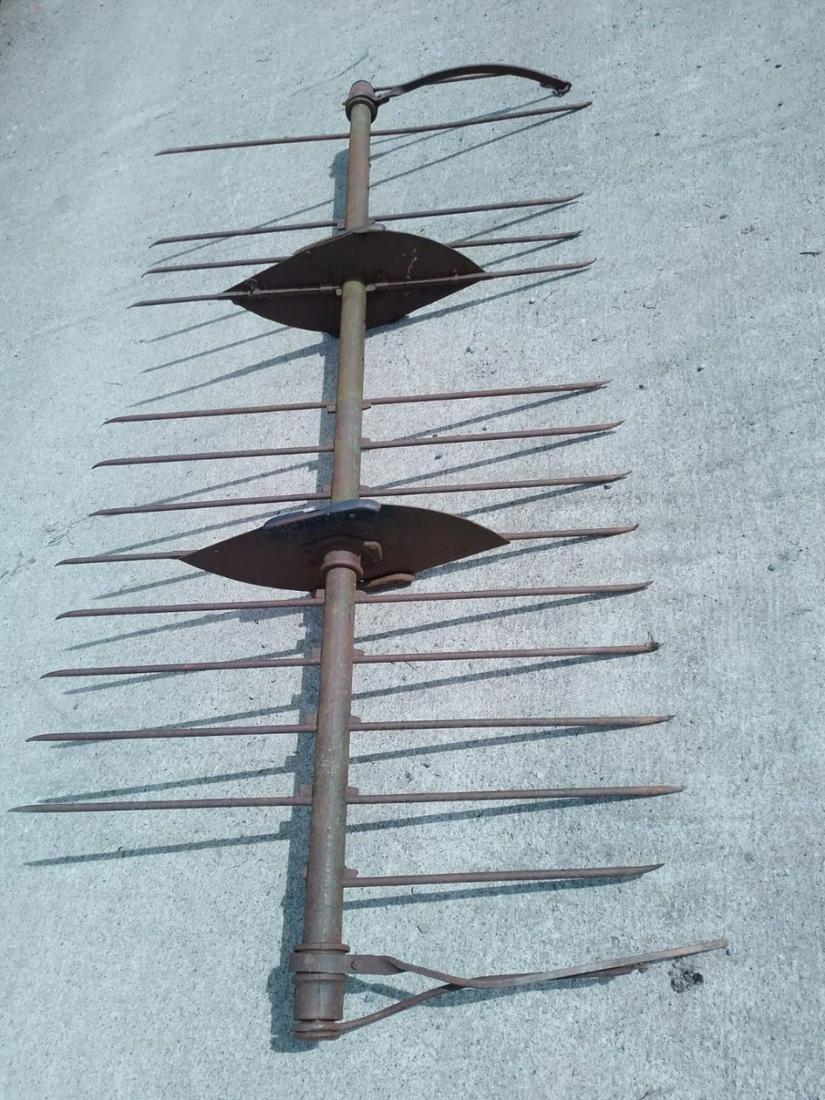 TUMBLING PADDY RAKE: Tumbling paddy rake. Approximate Time: 10:21 Lot No: 425 Category: Garden & Decorative Objects