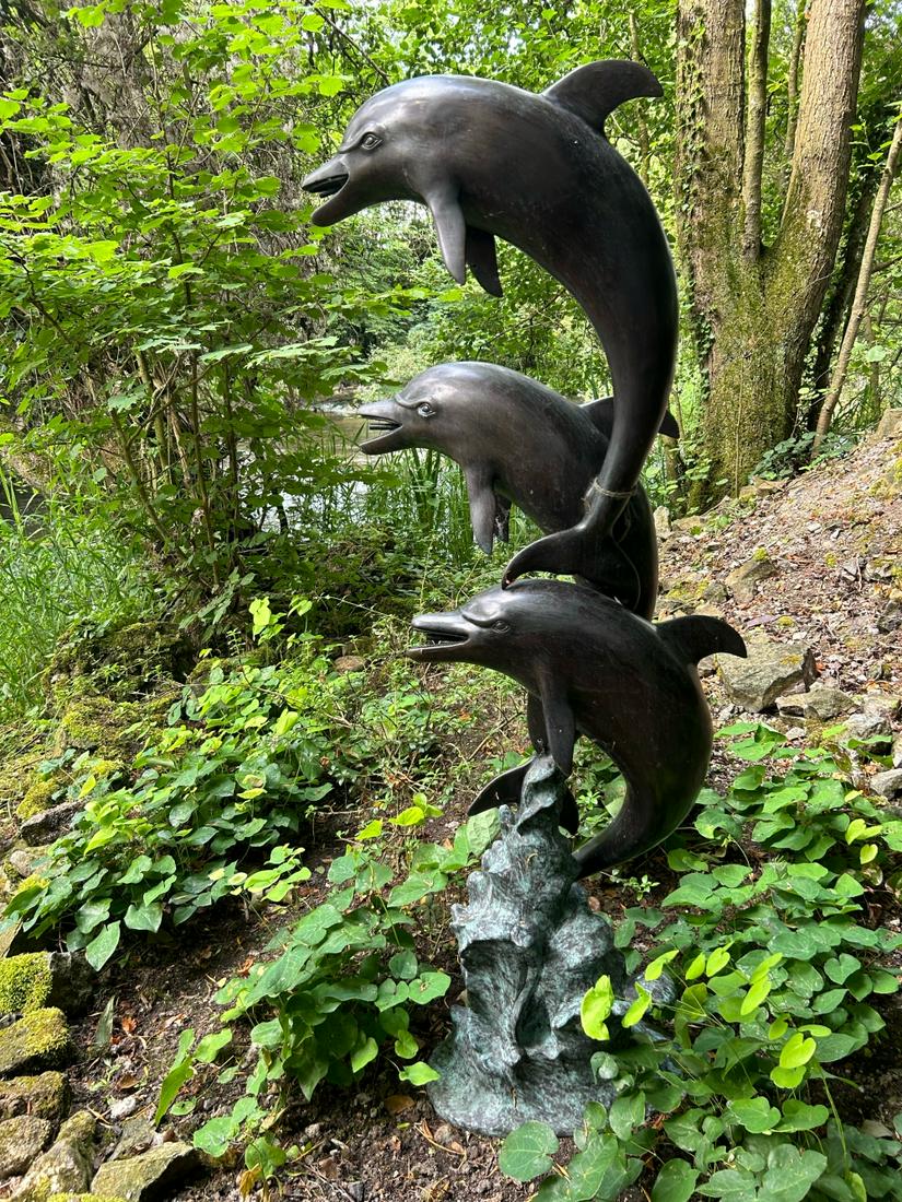 INTERESTING BRONZE FOUNTAIN: Three leaping dolphins above a rocky pool. Approximate Time: 11:12 Lot No: 482 Category: Garden & Decorative Objects