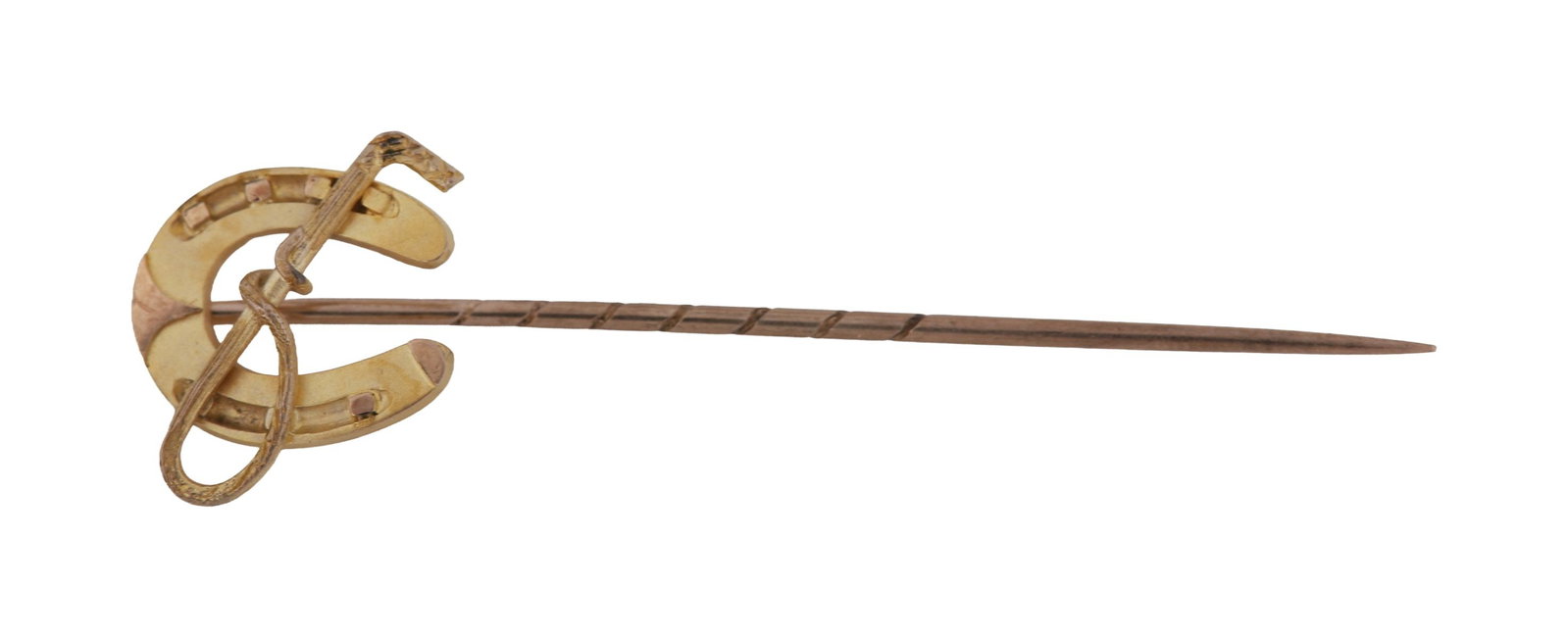 ANTIQUE GOLD EQUESTRIAN STICK PIN: A stick pin modelled as a riding crop and horseshoe. JEWELLERY