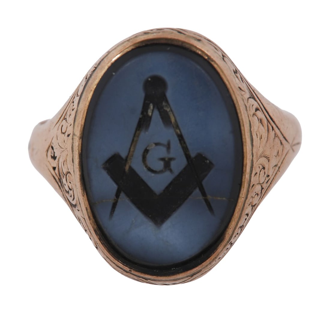 9CT GOLD MASONIC SIGNET RING (1 of 4)