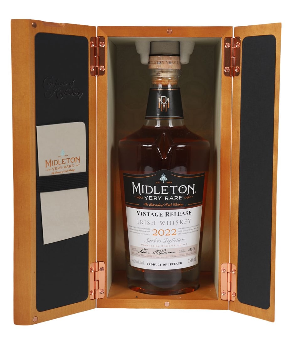 MIDLETON VERY RARE WHISKEY 2022 (1 of 4)
