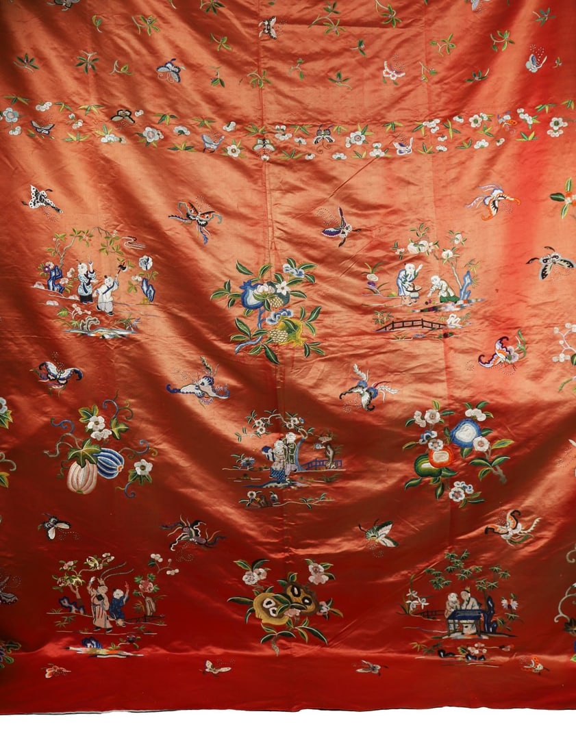 CHINESE EMBROIDERED SILK WALL HANGING (1 of 3)