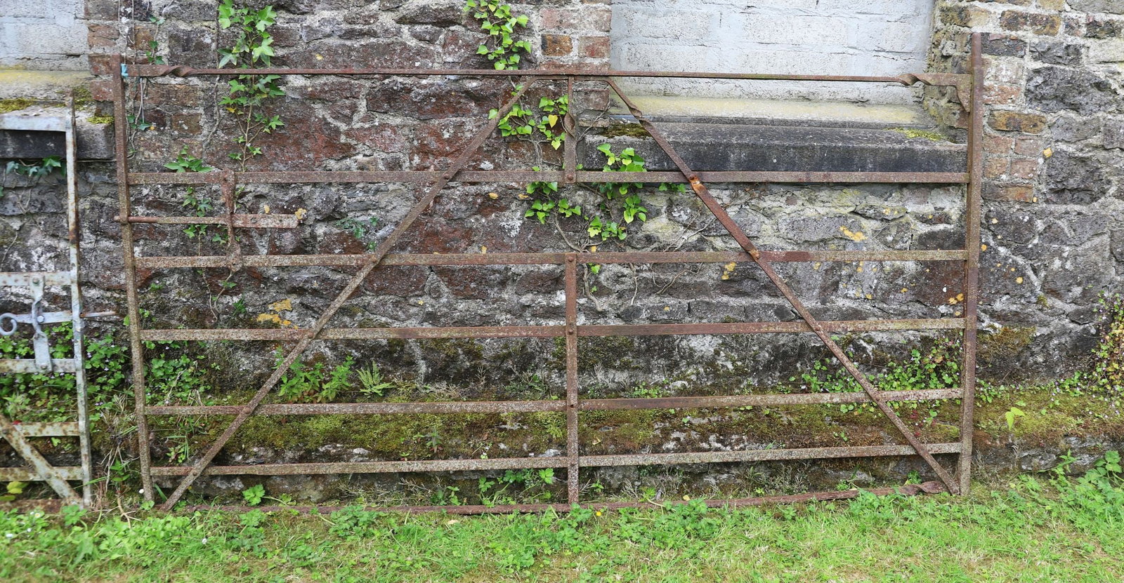 LARGE 19TH-CENTURY WROUGHT IRON GATE (1 of 1)