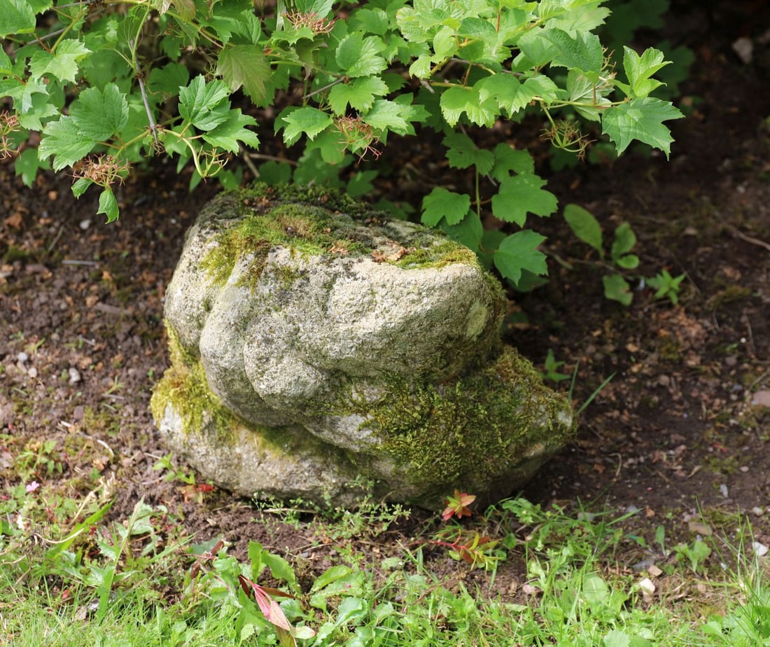 GRANITE STONE CARVING (1 of 1)