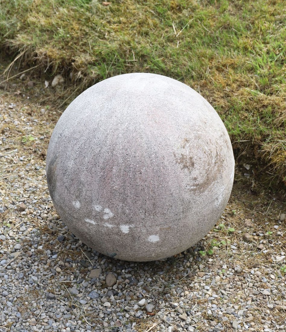 SET OF FOUR MOULDED GRANITE GARDEN SPHERES (1 of 1)