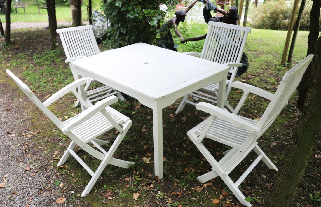 PAINTED HARDWOOD GARDEN DINING SET (1 of 2)
