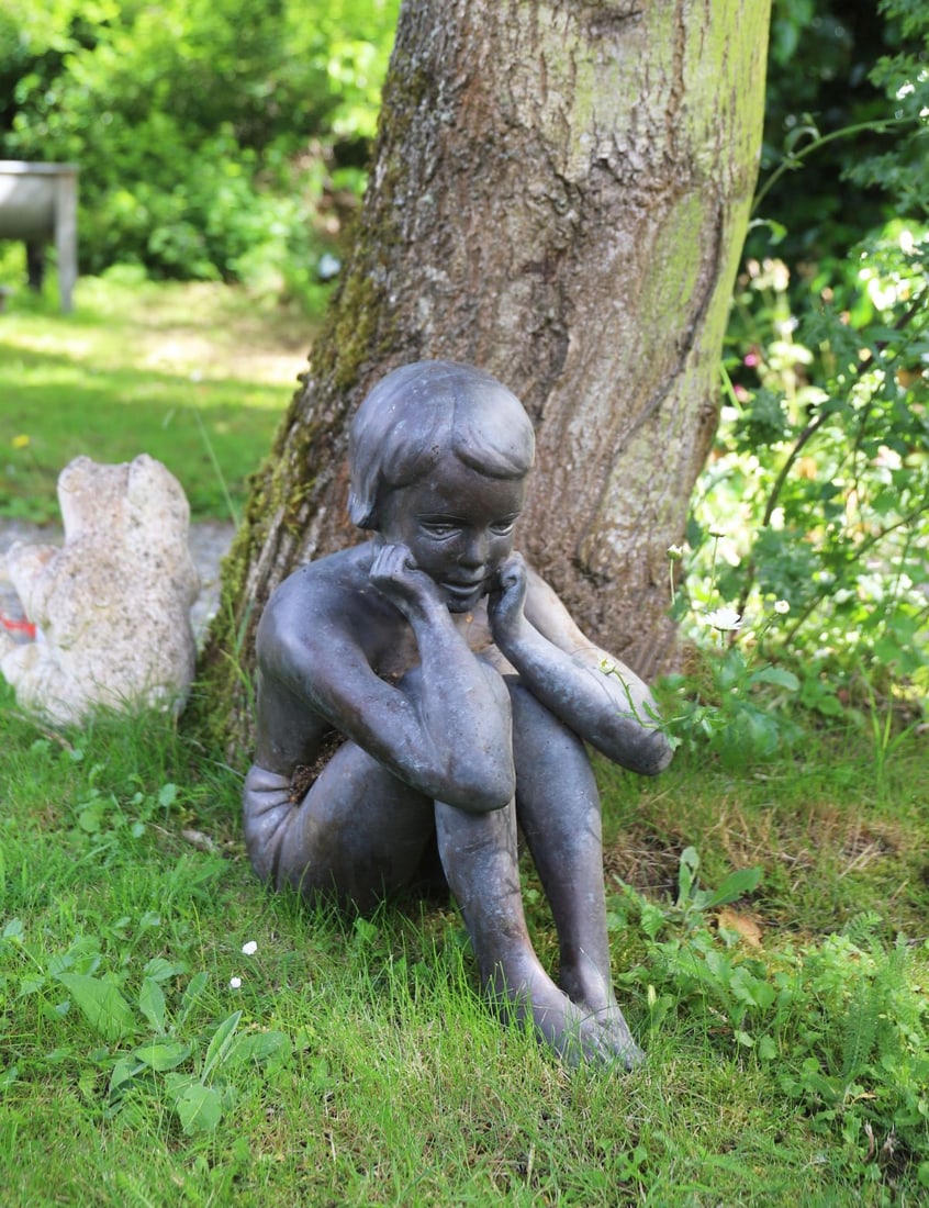 CONTEMPORARY BRONZE GARDEN SCULPTURE (1 of 4)