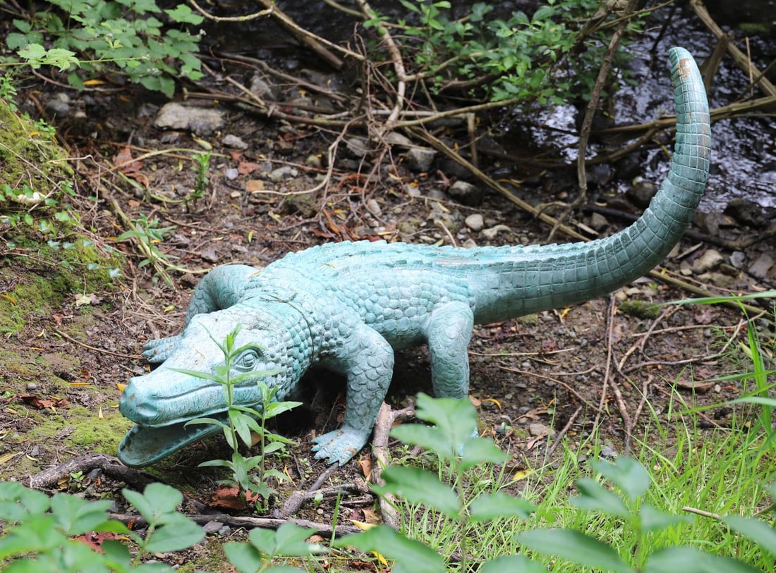 BRONZE GARDEN SCULPTURE - CROCODILE (1 of 3)