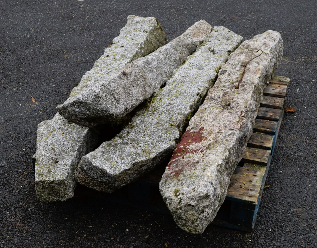 LOT OF SIX CARLOW GRANITE FENCE POSTS (1 of 3)