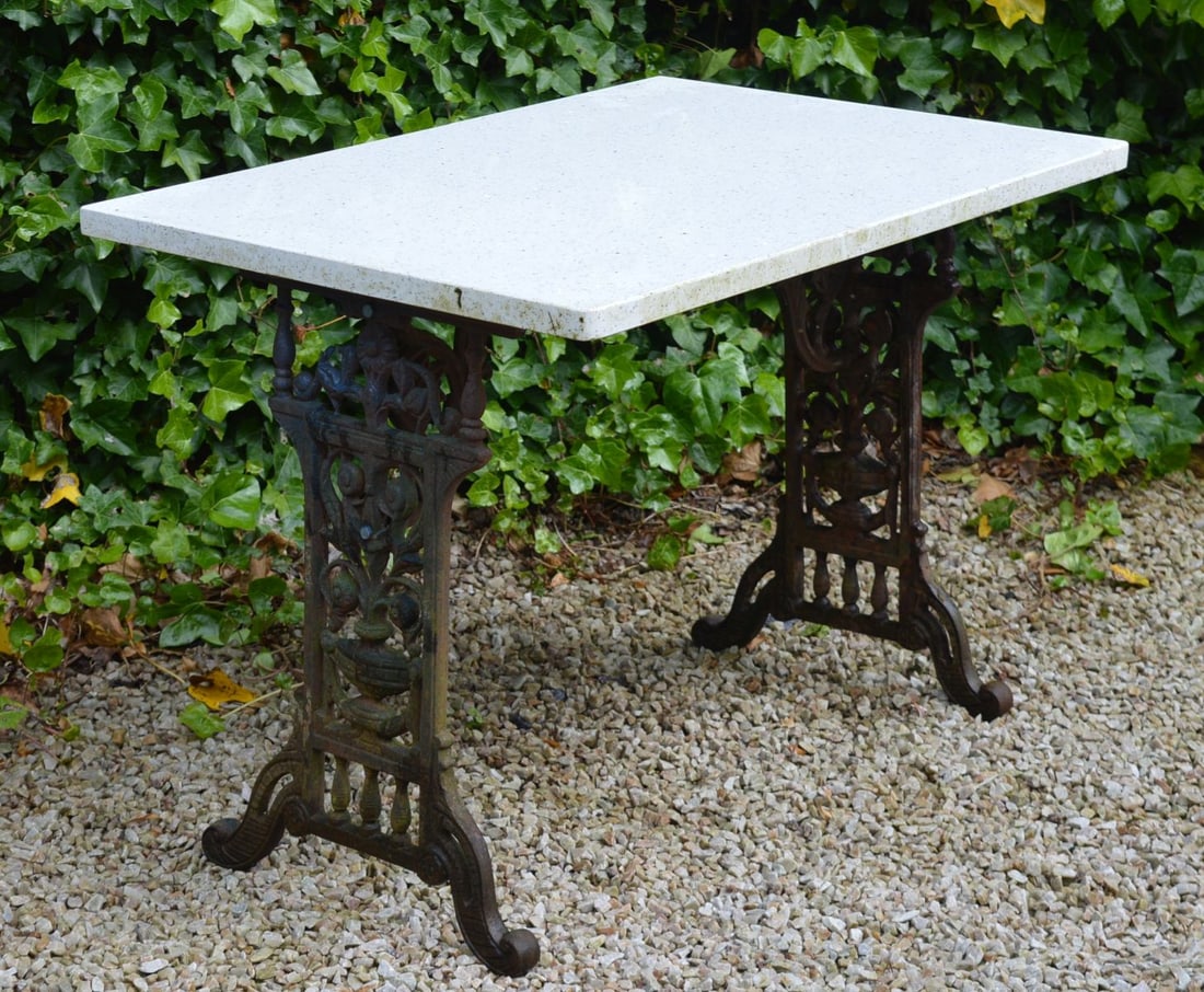 VICTORIAN CAST IRON GARDEN TABLE (1 of 2)