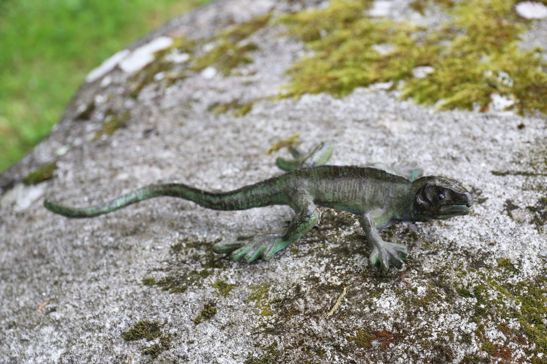 BRONZE-PAINTED CAST IRON LIZARD GARDEN ORNAMENT (1 of 2)