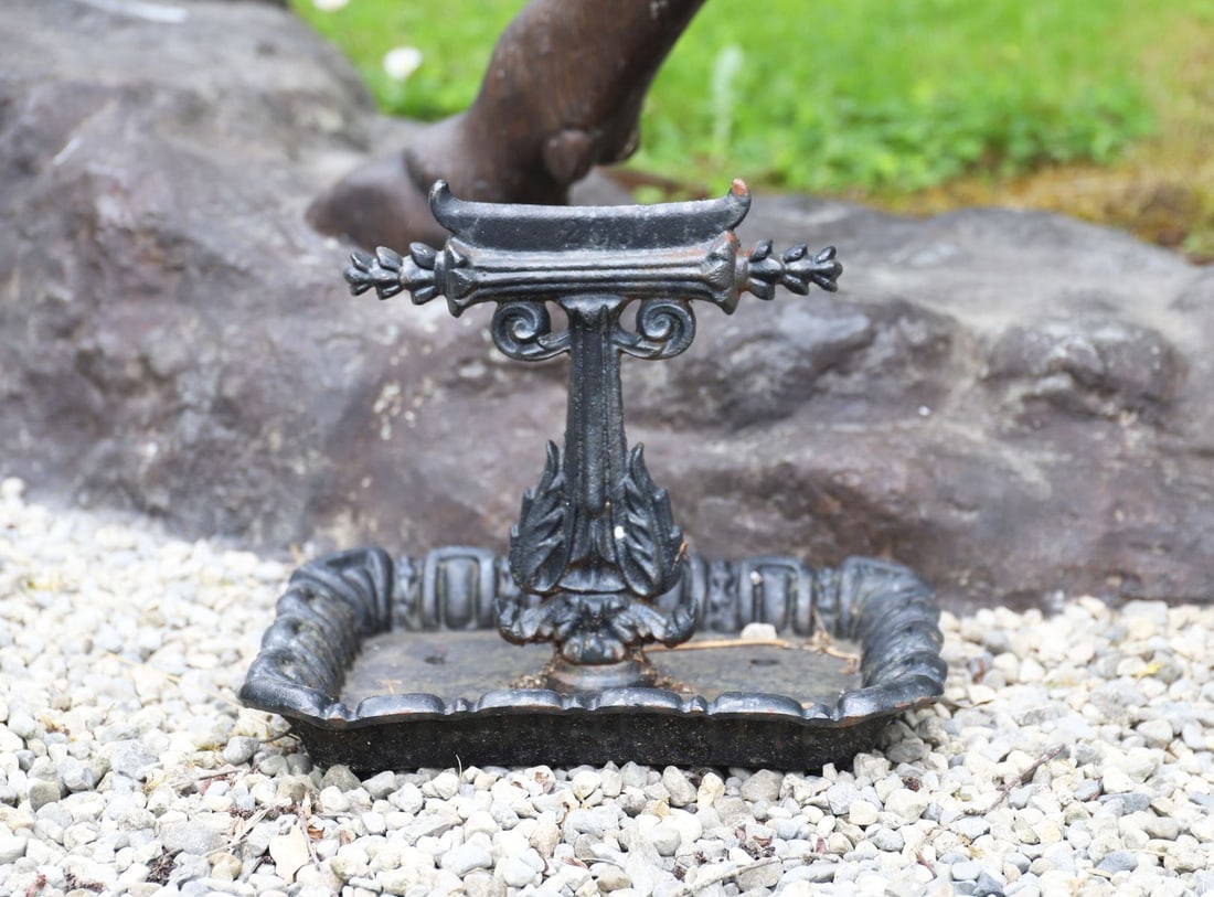 CAST IRON BOOT SCRAPER (1 of 1)