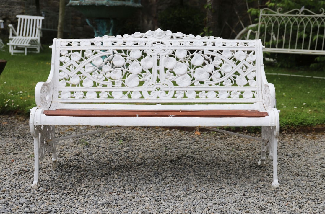CAST IRON NASTURTIUM PATTERN GARDEN BENCH (1 of 4)