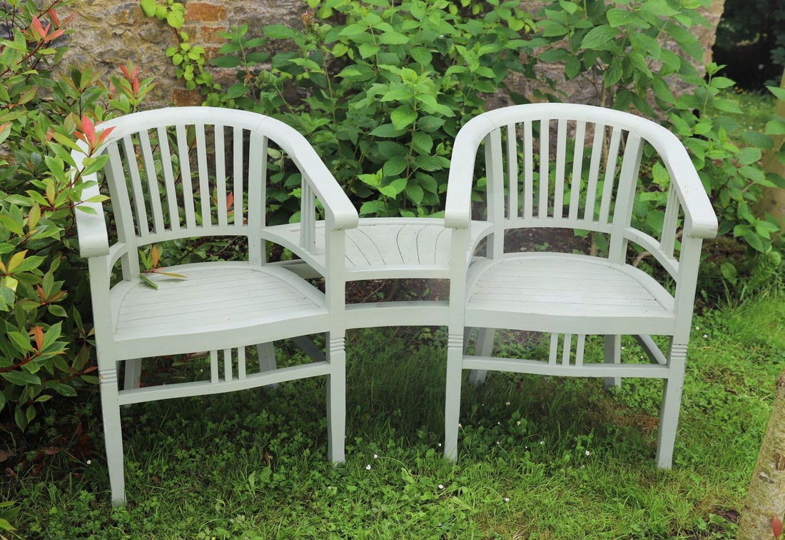 PAINTED HARDWOOD GARDEN BENCH (1 of 2)