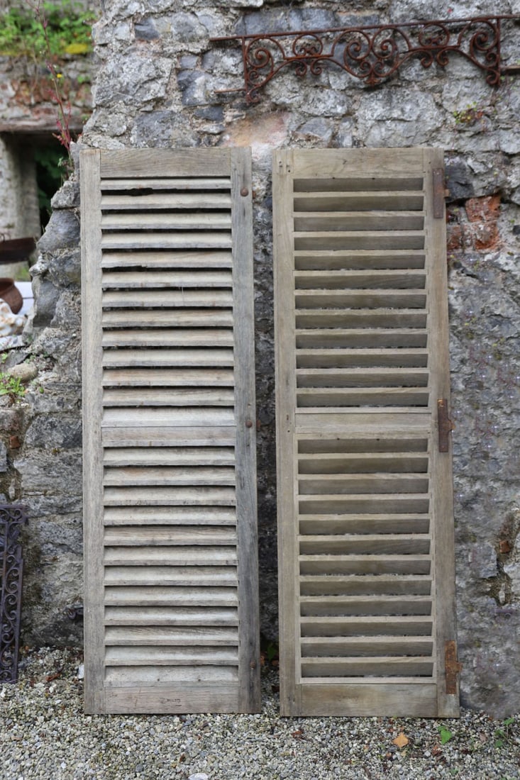 PAIR OF HARDWOOD LOUVRED SHUTTERS (1 of 3)